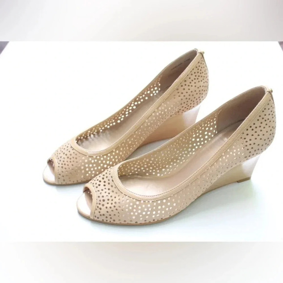 Stuart Weitzman peep toe wedges - Picture 2 of 12